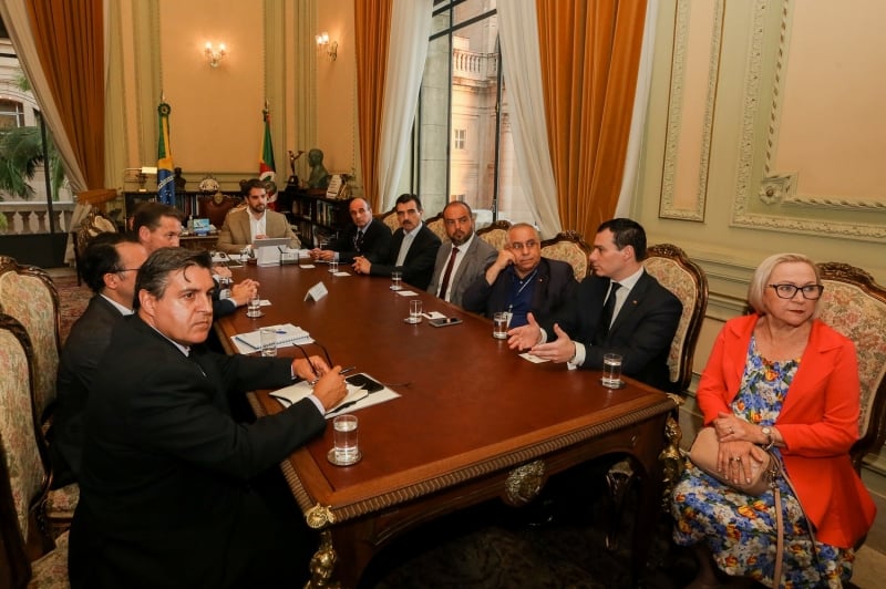 Leite apresentou medidas em reunião com secretários e chefes de outros poderes