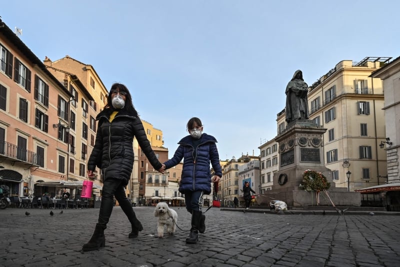 A Itália é o país mais afetado pela pandemia na Europa e tem três quartos das mortes no continente