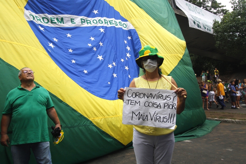 {'nm_midia_inter_thumb1':'https://www.jornaldocomercio.com/_midias/jpg/2020/03/15/206x137/1_nc150320_protestobolso__40_-9011509.jpg', 'id_midia_tipo':'2', 'id_tetag_galer':'', 'id_midia':'5e6e9009a1eb5', 'cd_midia':9011509, 'ds_midia_link': 'https://www.jornaldocomercio.com/_midias/jpg/2020/03/15/nc150320_protestobolso__40_-9011509.jpg', 'ds_midia': 'Protestos pr&oacute;-Bolsonaro Parc&atilde;o. ', 'ds_midia_credi': 'N&Iacute;COLAS CHIDEM/JC', 'ds_midia_titlo': 'Protestos pr&oacute;-Bolsonaro Parc&atilde;o. ', 'cd_tetag': '1', 'cd_midia_w': '800', 'cd_midia_h': '533', 'align': 'Left'}