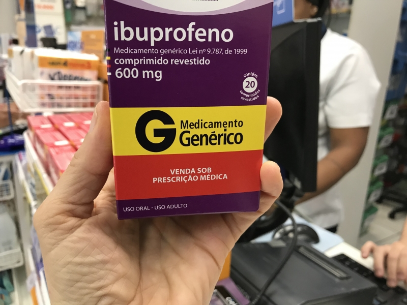 A lista de medicamentos cujo princípio ativo é o ibuprofeno é bastante longa