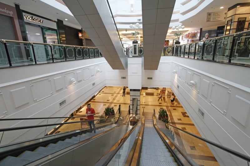 Lotação nos shoppings é de no máximo 50% da capacidade e distanciamento de 2m entre pessoas
