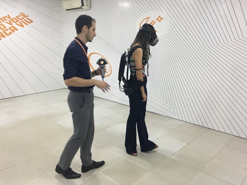 As pessoas podem visualizar os espaços, inclusive com os móveis 