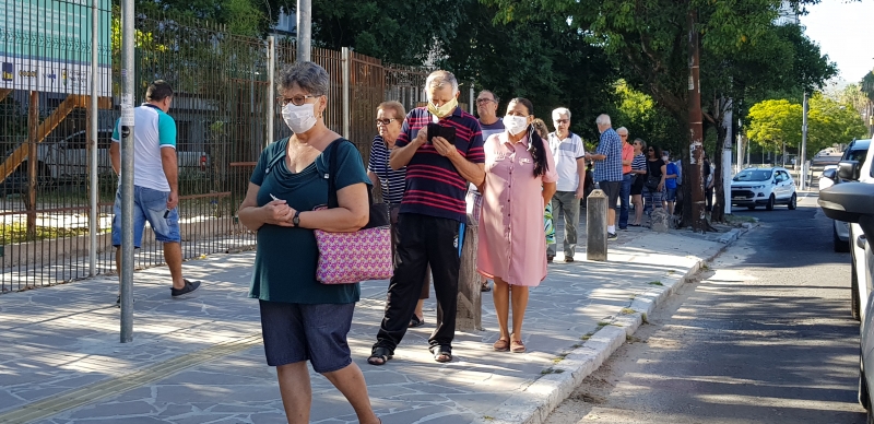 Porto Alegre anunciou multa para idosos que saírem às ruas durante período de restrição