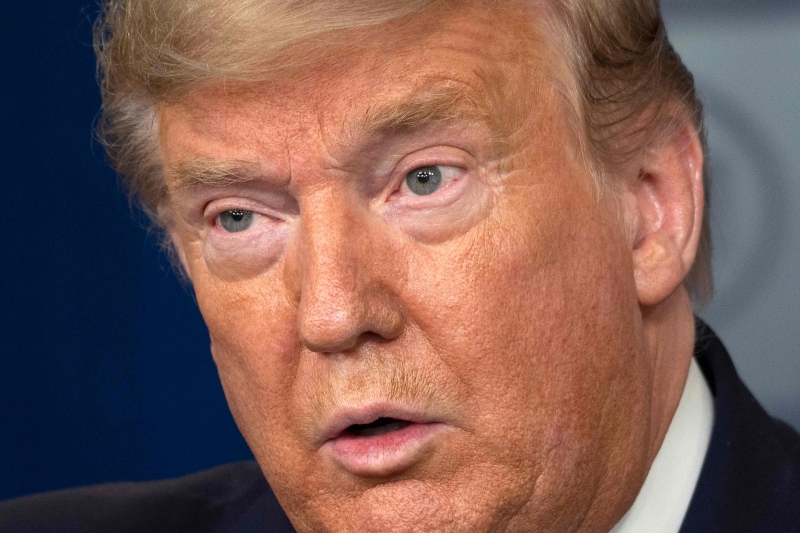 Anthony Fauci tem sido alvo de críticas por defender medidas de contenção mais rigorosas