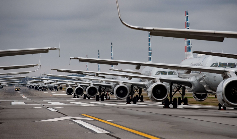 Com uma grande frota de aviões parados, o setor de transporte aéreo amarga a maior queda no faturamento