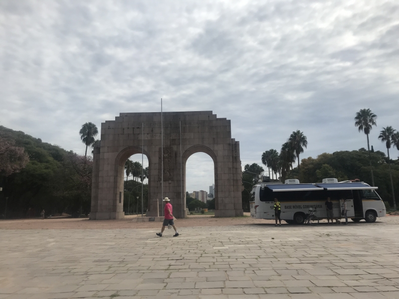 Ícones de Porto Alegre, como o Parque da Redenção, têm ficado quase vazios com o isolamento 