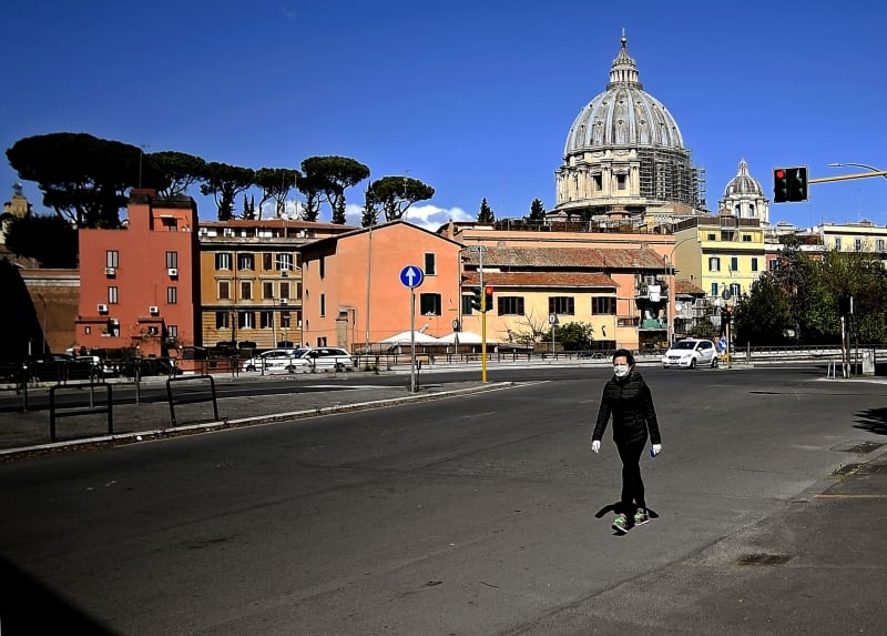 Norte da Itália, que foi mais atingida pela pandemia, decidiram manter o isolamento