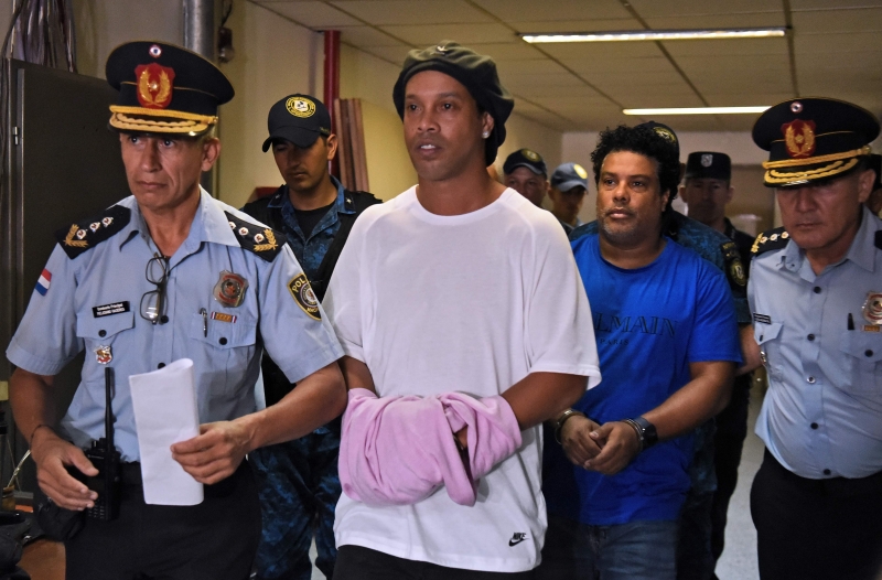 Ronaldinho Gaúcho está em prisão domiciliar em um hotel de Assunção, no Paraguai