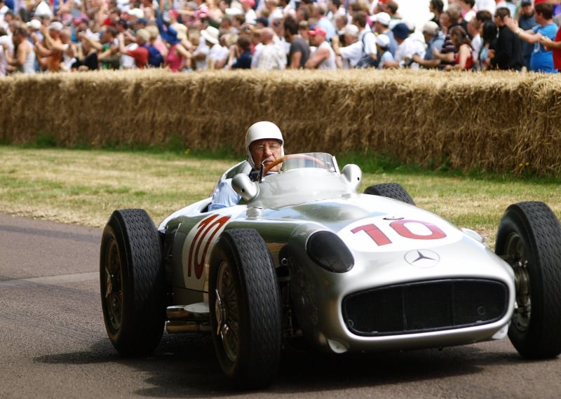 Moss venceu 16 corridas e foi vice-campeão mundial por quatro vezes seguidas, entre 1955 e 1958