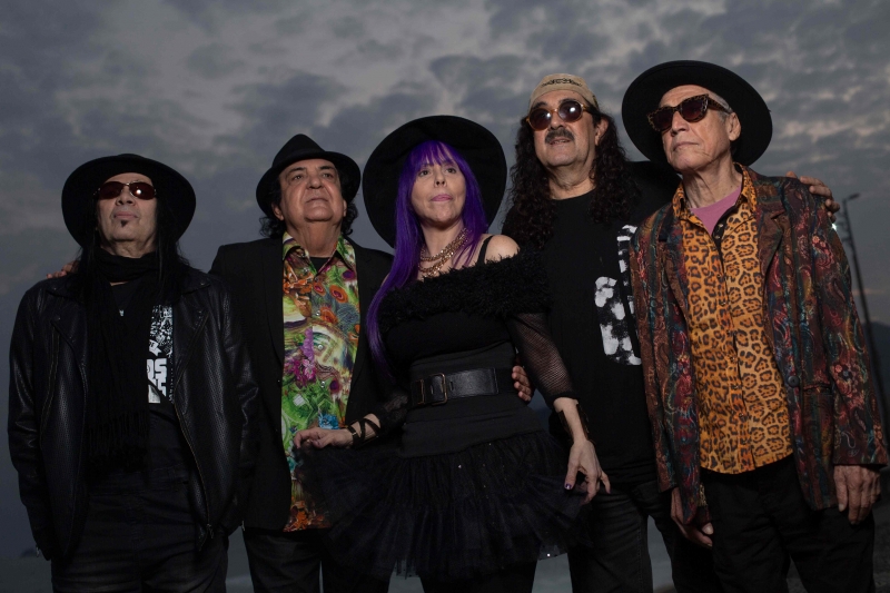  Luiz Galvao (d) foi o compositor de sucessos como Preta Pretinha, Mistério do Planeta e Acabou Chorare