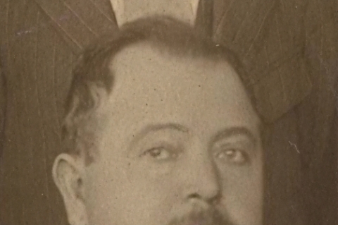 Empresário abriu a primeira fábrica da região