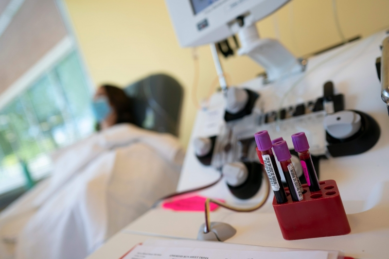 Componente do sangue de infectados poderá ajudar na recuperação de novos casos