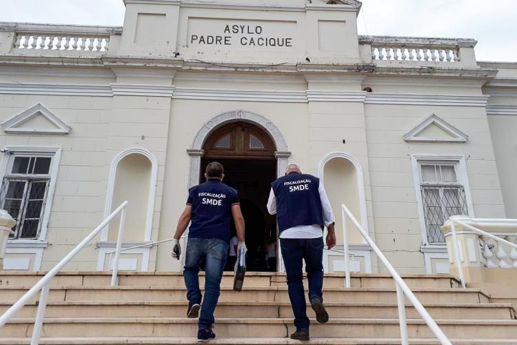 Dez asilos e casas geriátricas, entre eles o Asilo Padre Cacique, foram inspecionados nesta segunda
