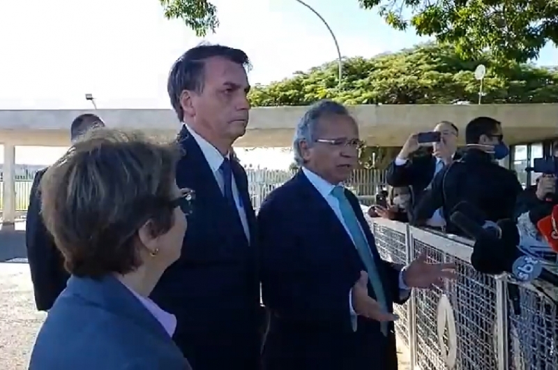 Ao lado de Bolsonaro, Guedes se mostrou confiante e disse que o País irá "surpreender o mundo"