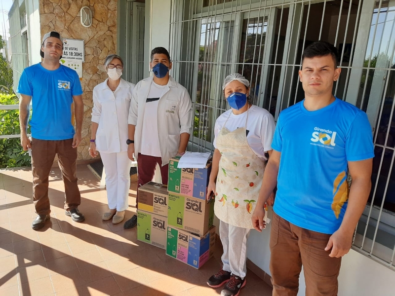 Materiais de limpeza  foram entregues em lares de idosos e casas de saúde