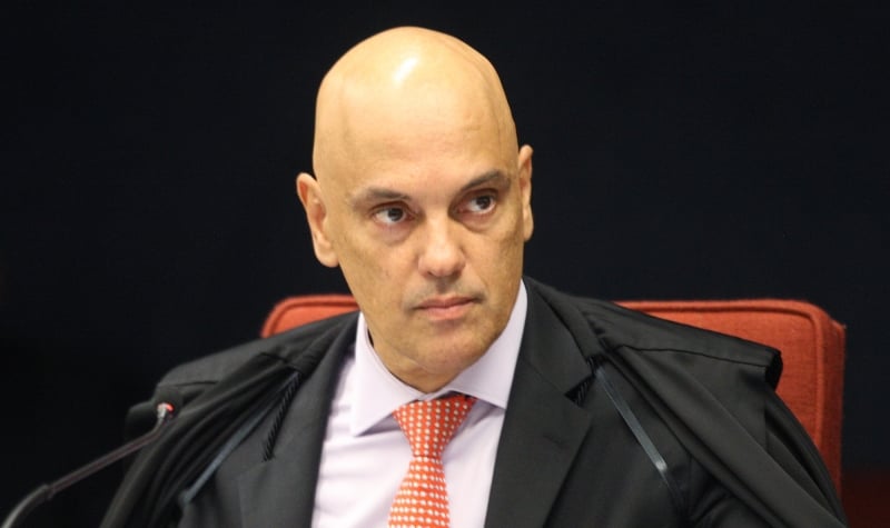 Bolsonaro pede afastamento de Moraes de inquérito sobre golpe