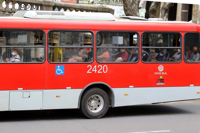 Conforme dados da EPTC, foram atingidas 33 tabelas que impactaram 27 linhas