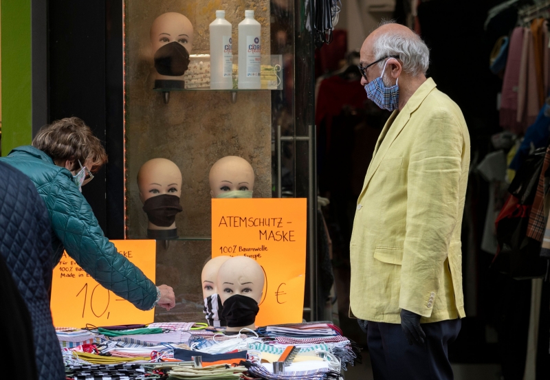 Governo austríaco recomenda o uso de máscaras de proteção em lugares públicos      