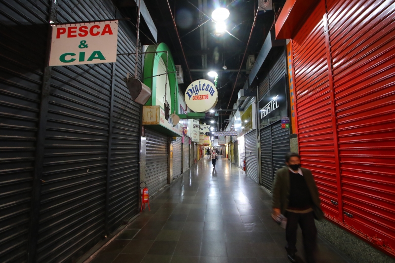 Rua Vigário José Inácio foi isolada preventivamente em torno das 13h desta quinta