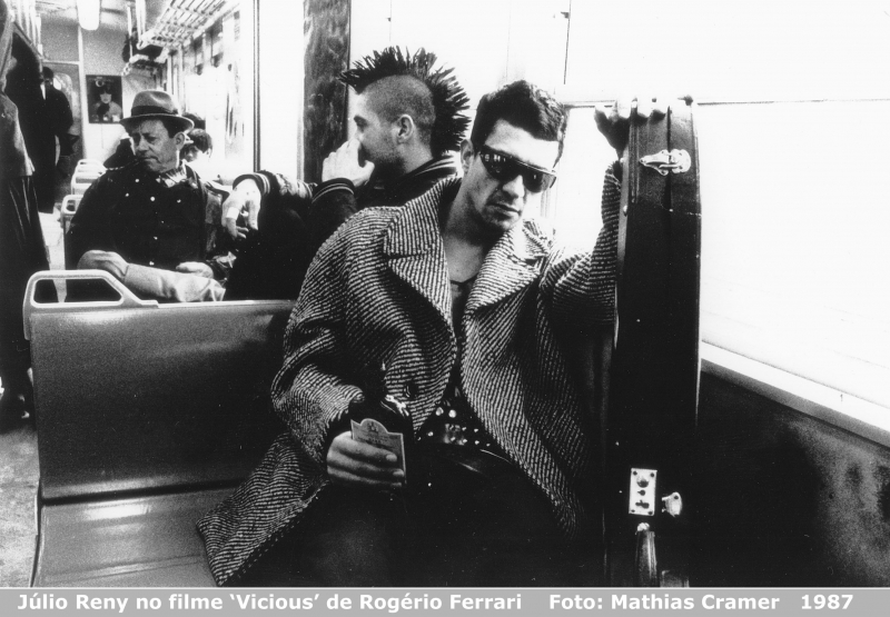 Como ator, encarna Sid Vicious, o trágico baixista dos Sex Pistols, no curta de Rogério Brasil Ferrari