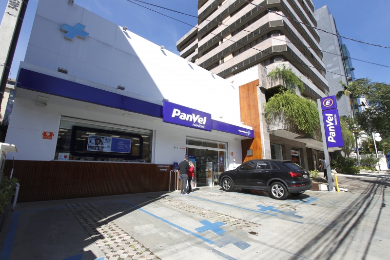 Expansão de lojas e de serviços, como o Panvel Clinic, puxou o desempenho da rede no 1º trimestre 