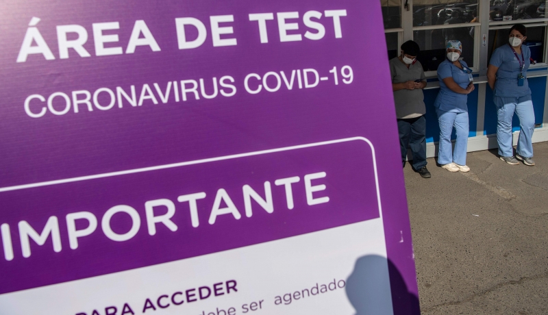 Nesta terça-feira (21), o Chile registrava 334,6 mil casos e 8.677 mortes por Covid-19