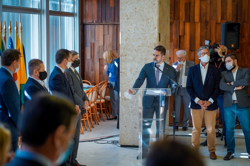 Proposta foi entregue aos deputados com previsão de R$ 51,4 bilhões em despesas