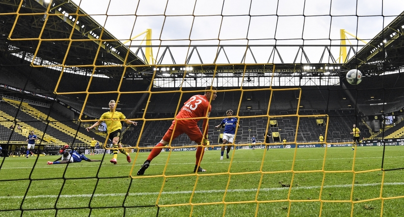 Principal resultado da rodada foi a goleada por 4 a 0 do Borussia Dortmund diante do Schalke 04