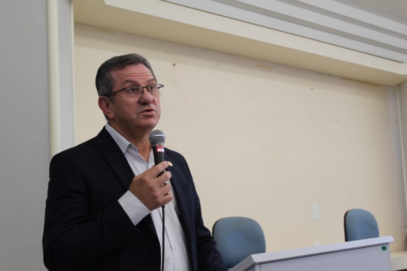 Vice-prefeito Pedro Pedrozo comandará o município até o final do ano