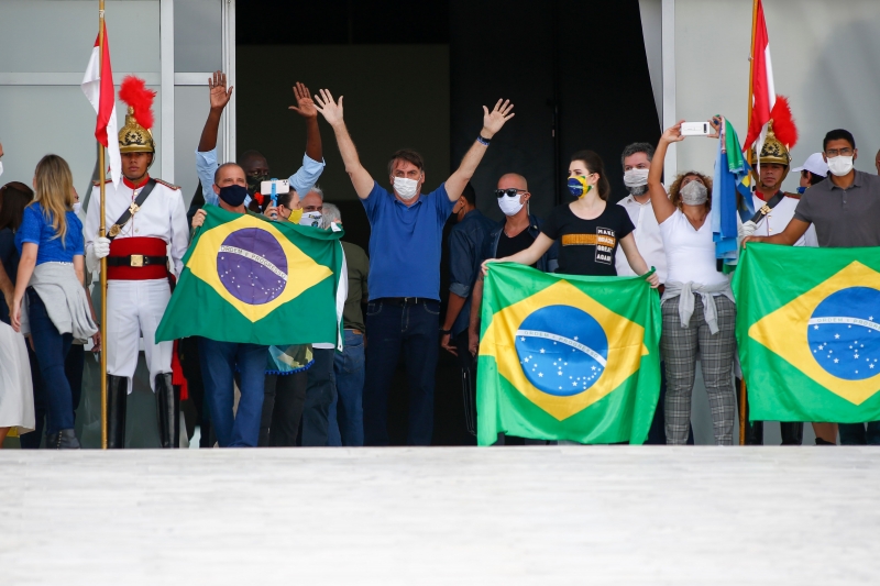 Declarações de Bolsonaro atingem STF e investigação sobre fake news e influência na PF