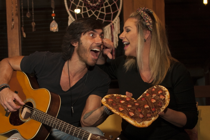 Claus e Vanessa abriram a Pizza da Dupla, delivery em Porto Alegre. Foto: CLAUSEVANESSA/DIVULGAÇÃO/JC