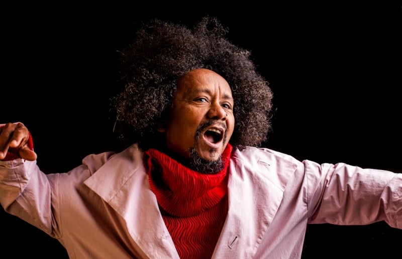 Artista participa da série de shows on-line 'No meu canto', iniciativa da universidade