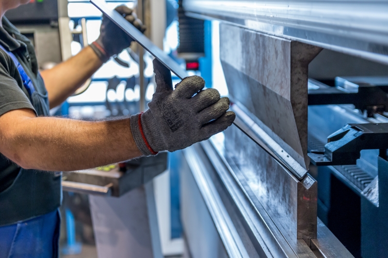 De acordo com a CNI, o índice variou de maneira distinta entre os diferentes setores industriais