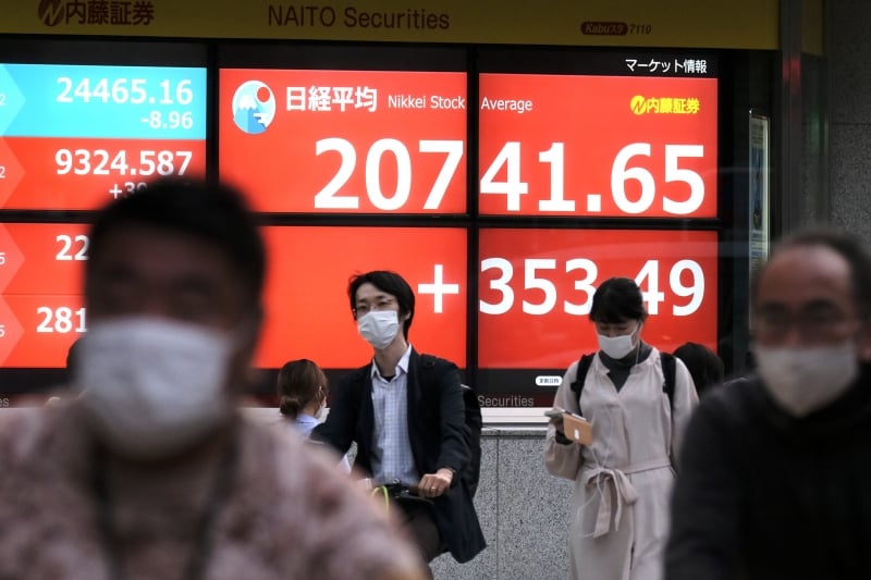 No Japão, o índice Nikkei subiu 2,32%, favorecido pelas montadoras