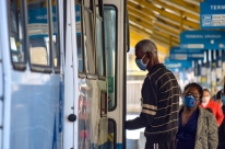 Transporte coletivo de Porto Alegre terá aumento de 1,2 mil viagens e do horário noturno