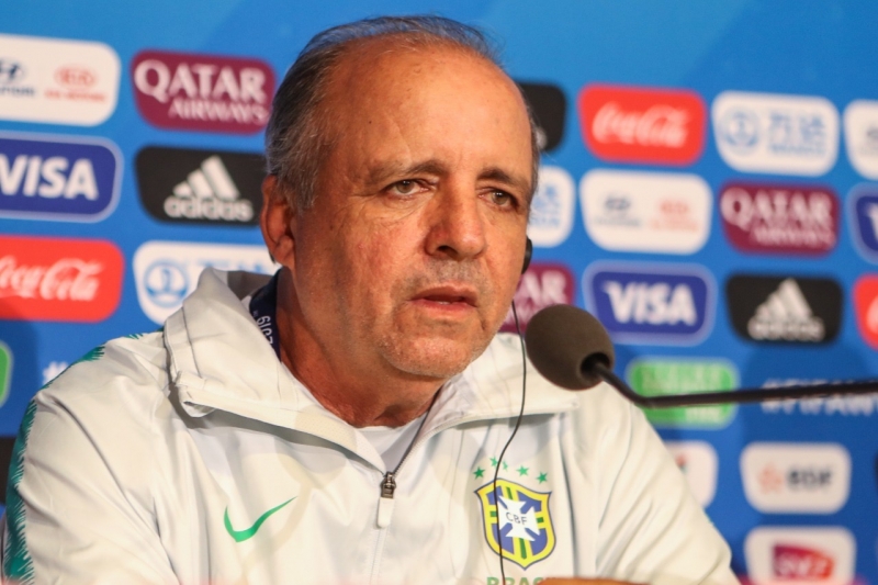 Treinador de 63 anos teve duas passagens no comando do time principal do Brasil 