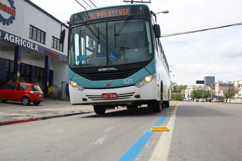 Número de viagens de ônibus em Pelotas cai pela metade - Jornal ...
