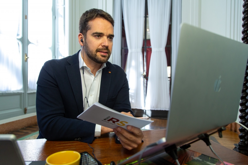 Governador tem discutido propostas com entidades representativas de diversas atividades econômicas