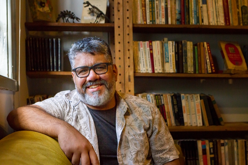 Escritor fala sobre o desafio de manter a criatividade em meio à pandemia