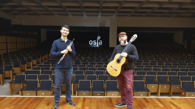Érico Marques Cunha (oboé) e Thiago Colombo (violão) interpretarão programa eclético