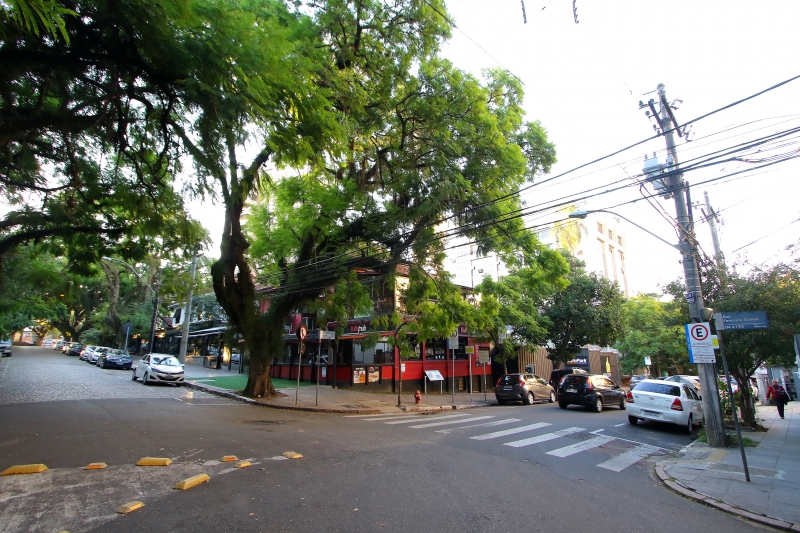 Se incluídos no projeto, casarões da esquina da rua Fernando Gomes serão preservados