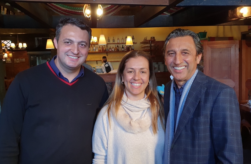 Emiliano Castaman com Caroline Zanesco e Paulo Geremia na Di Paolo de Bento Gonçalves