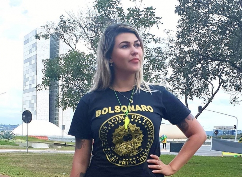 Sara Winter, ativista de extrema direita, foi presa nesta segunda-feira