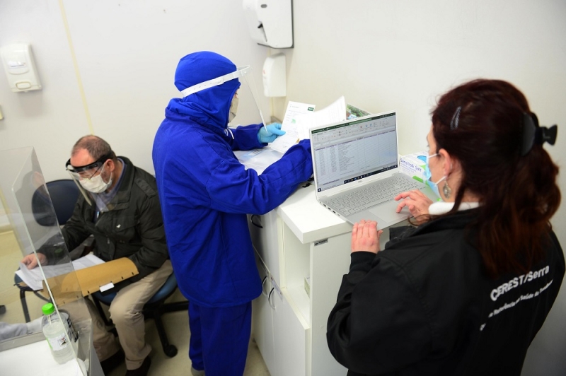 Equipe do Centro de Referência em Saúde do Trabalhador esteve no frigorífico na terça-feira