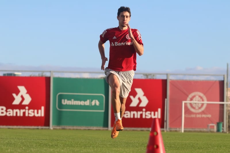 
Volante colorado deu in&iacute;cio ao per&iacute;odo de retreinamento e ter&aacute; atividades progressivas