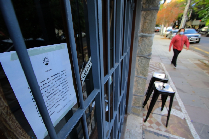 Cafeteria não reabriu após liberação do comércio e informou os clientes na segunda-feira