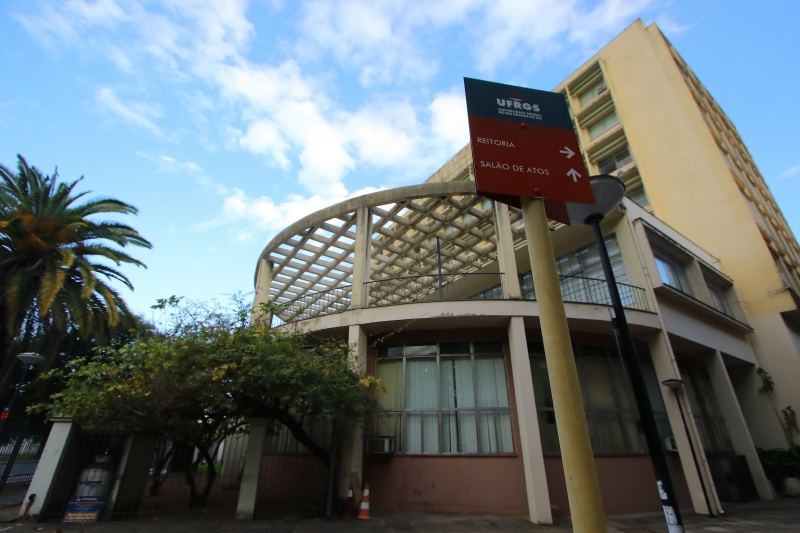 Universidade interrompeu aulas presenciais no dia 16 de março