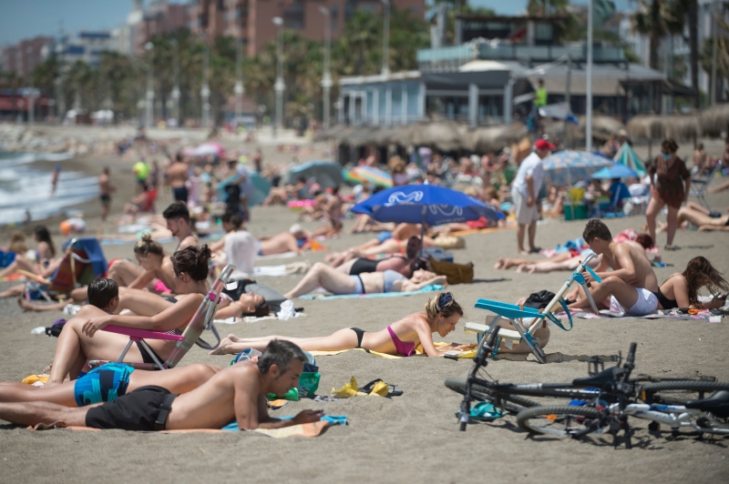 Em Málaga, praias ficaram lotadas no domingo