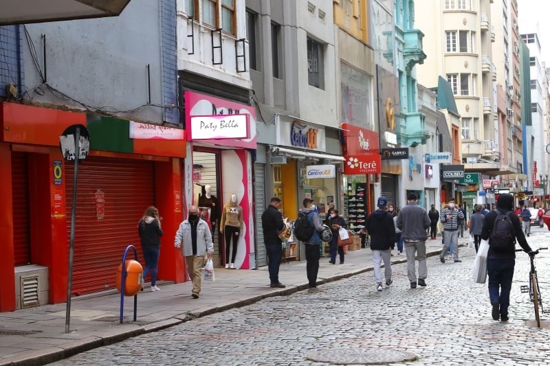 Queda provocada pela pandemia do novo coronavírus foi a mais intensa no País em 20 anos