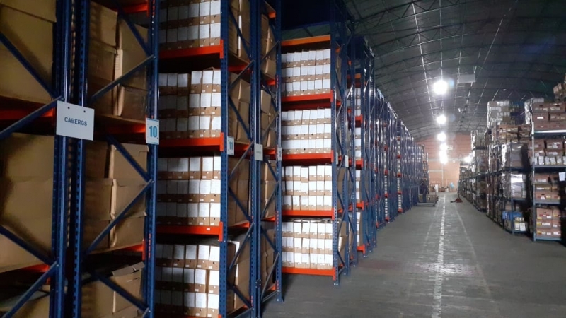 Cerca de 35 mil caixas ocupavam dois andares do prédio Palácio do Comércio 